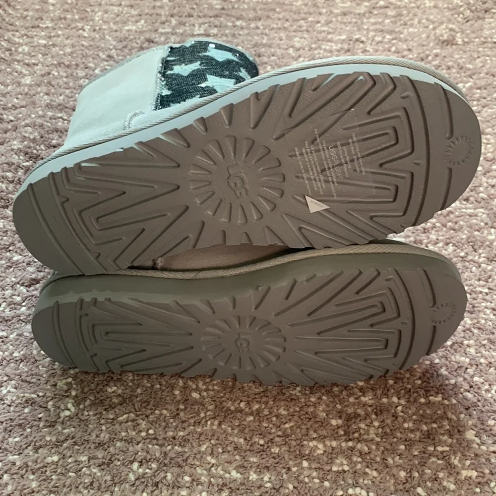 UGG Australia Grey Classic Short Sequins Stars Boots/Booties